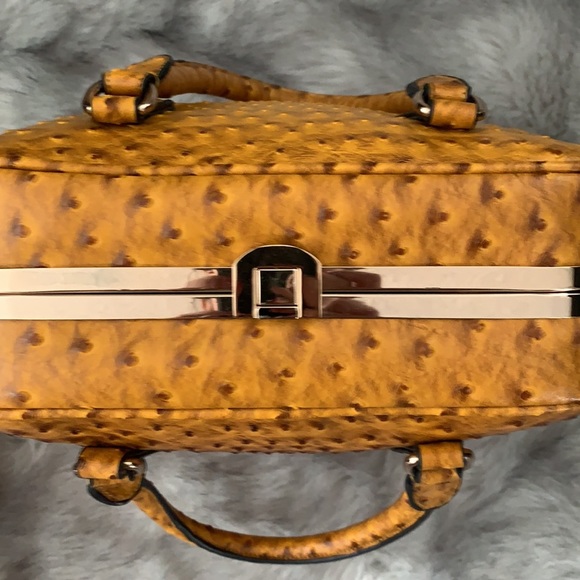 *SOLD* Faux Ostrich Purse - Picture 4 of 9